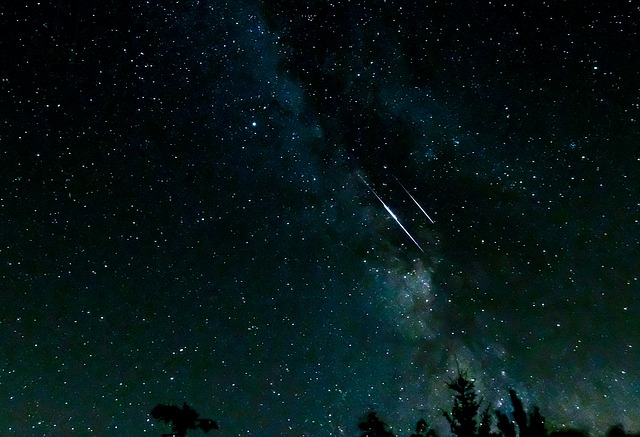 流れ星の画像